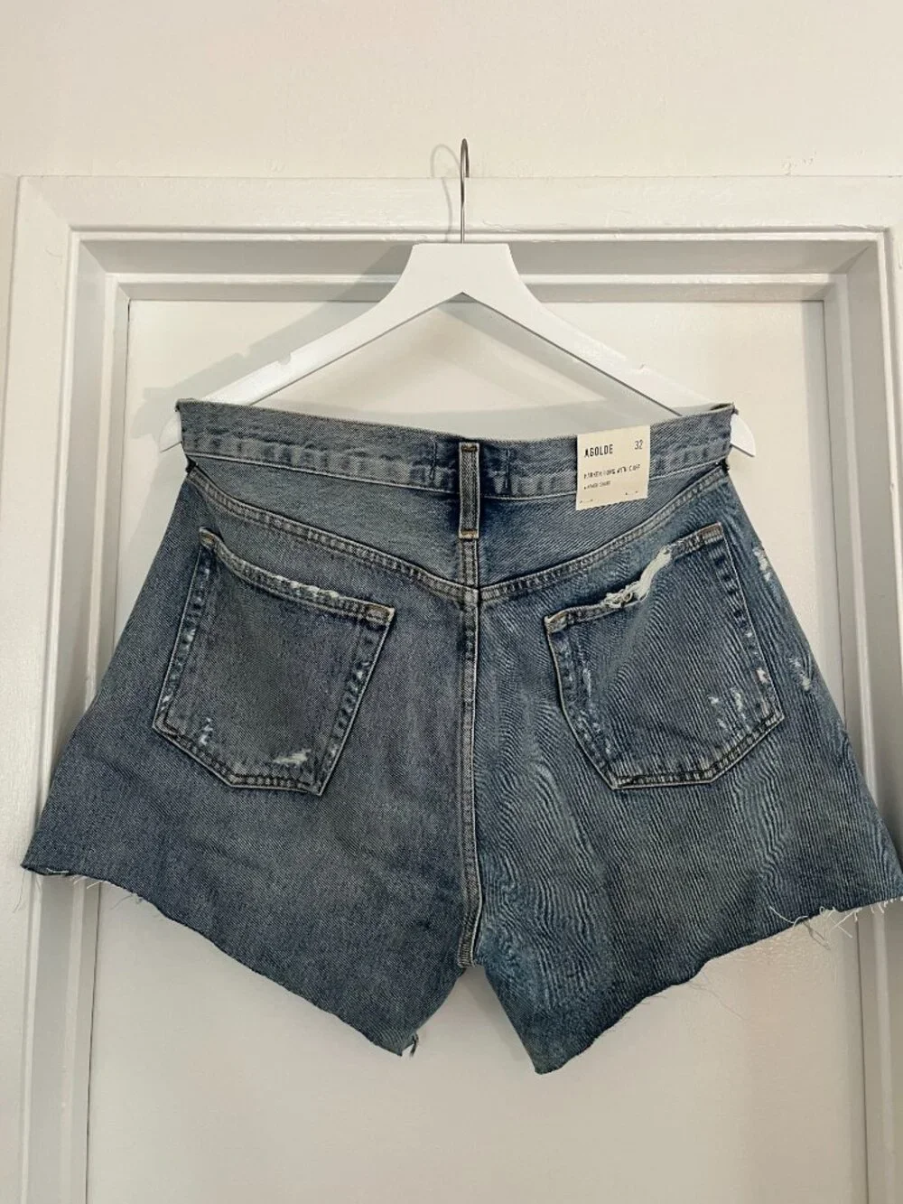 NWT AGOLDE Parker Long Vintage Denim Shorts with Cuff (Heat Wave) - Women's 32